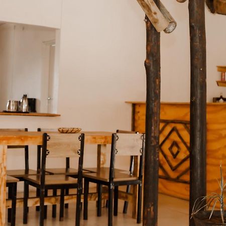 Leeville Guesthouse 卡萨内 外观 照片